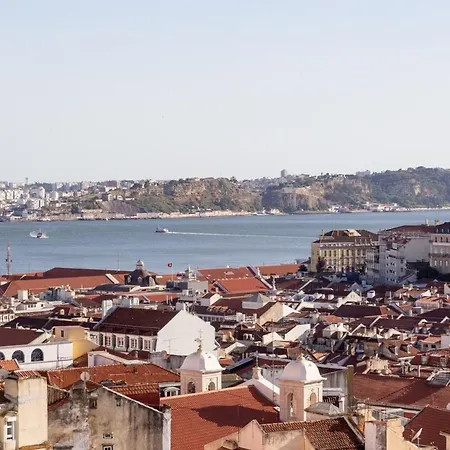 Guestready - Fantastic Flat Near S. Jorge Castle شقة *